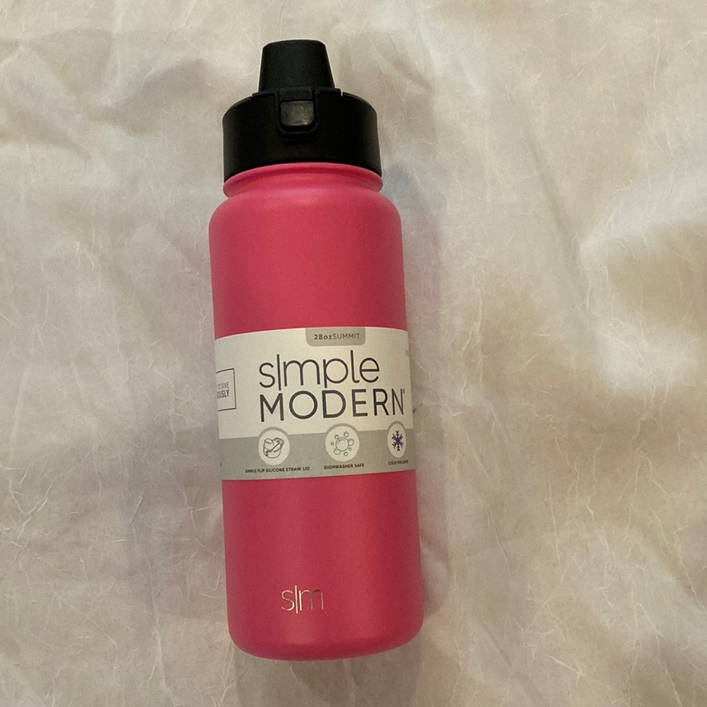 Simple Modern 28 oz Malibu Water Bottle